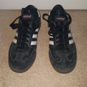 Adidas Samba size 6.5 mens, fits women size 8